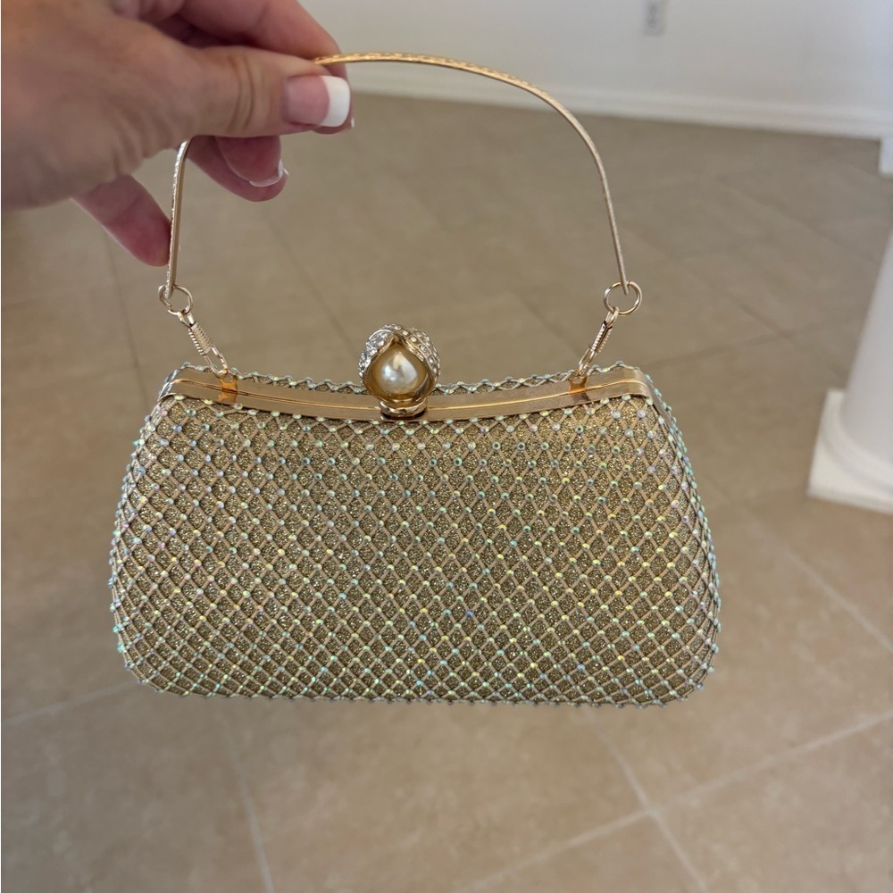 Elegant Gorgeous Evening Bag Mesh Rhinestone Evening Bag With A Pearl On Top .